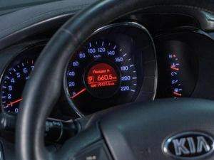 Седан Kia Rio 2013 года, 849000 рублей, Сургут