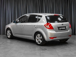 Хетчбэк Kia Ceed 2011 года, 717000 рублей, Тюмень