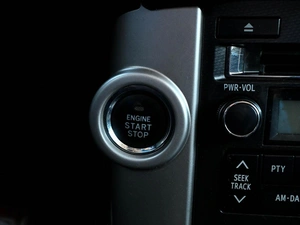 Внедорожник Toyota Land Cruiser Prado 2012 года, 2569000 рублей, Волгоград