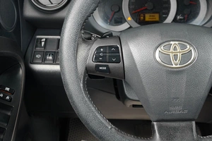 Внедорожник Toyota RAV4 2011 года, 1389000 рублей, Тюмень