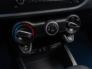 Хетчбэк Kia Rio X-Line 2019 года, 1640000 рублей, Краснодар