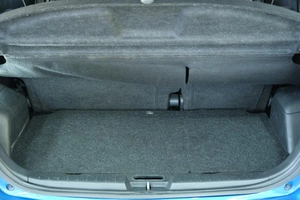 Хетчбэк Toyota Yaris 2007 года, 699000 рублей, Омск