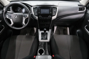 Пикап Mitsubishi L200 2021 года, 2819000 рублей, Омск