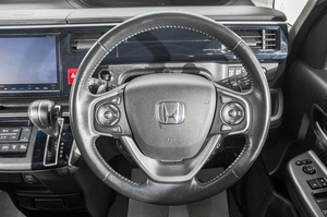 Минивэн Honda Stepwgn 2017 года, 1999000 рублей, Барнаул