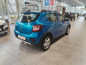 Хэтчбек Renault Sandero 2015 года, 990000 рублей, Орёл
