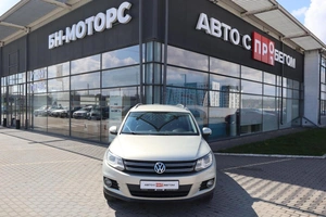 Внедорожник Volkswagen Tiguan 2012 года, 1580000 рублей, Мирное