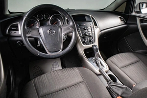 Хетчбэк Opel Astra 2011 года, 649000 рублей, Сургут