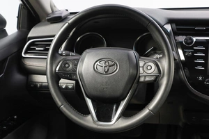 Седан Toyota Camry 2018 года, 3249000 рублей, Новосибирск