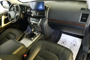 Внедорожник Toyota Land Cruiser 2017 года, 6489000 рублей, Омск