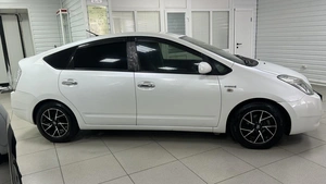 Лифтбек Toyota Prius 2009 года, 875000 рублей, Ачинск