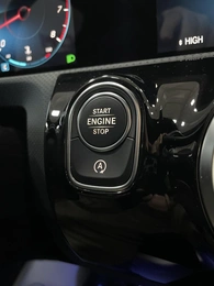 Хетчбэк Mercedes-benz A-класс 2019 года, 2287000 рублей, Солонцы