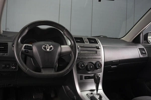 Седан Toyota Corolla 2012 года, 1170000 рублей, Омск