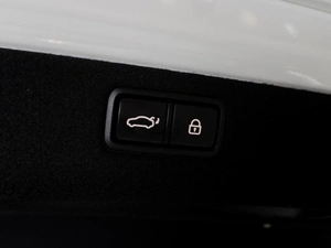 Седан Kia Quoris 2017 года, 1899000 рублей, Тюмень