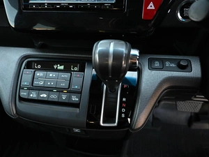 Минивэн Honda Stepwgn Spada 2019 года, 2199000 рублей, Кирилловка