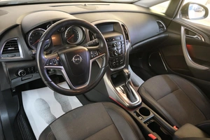 Хетчбэк Opel Astra 2012 года, 829000 рублей, Омск