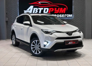 Внедорожник Toyota RAV4 2017 года, 2597000 рублей, Красноярск