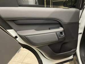 Внедорожник Land Rover Discovery 2017 года, 3900000 рублей, Красноярск