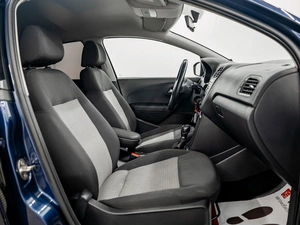 Седан Volkswagen Polo 2014 года, 925000 рублей, Красноярск