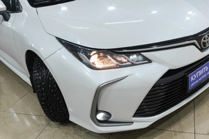 Седан Toyota Corolla 2019 года, 1949000 рублей, Новокузнецк