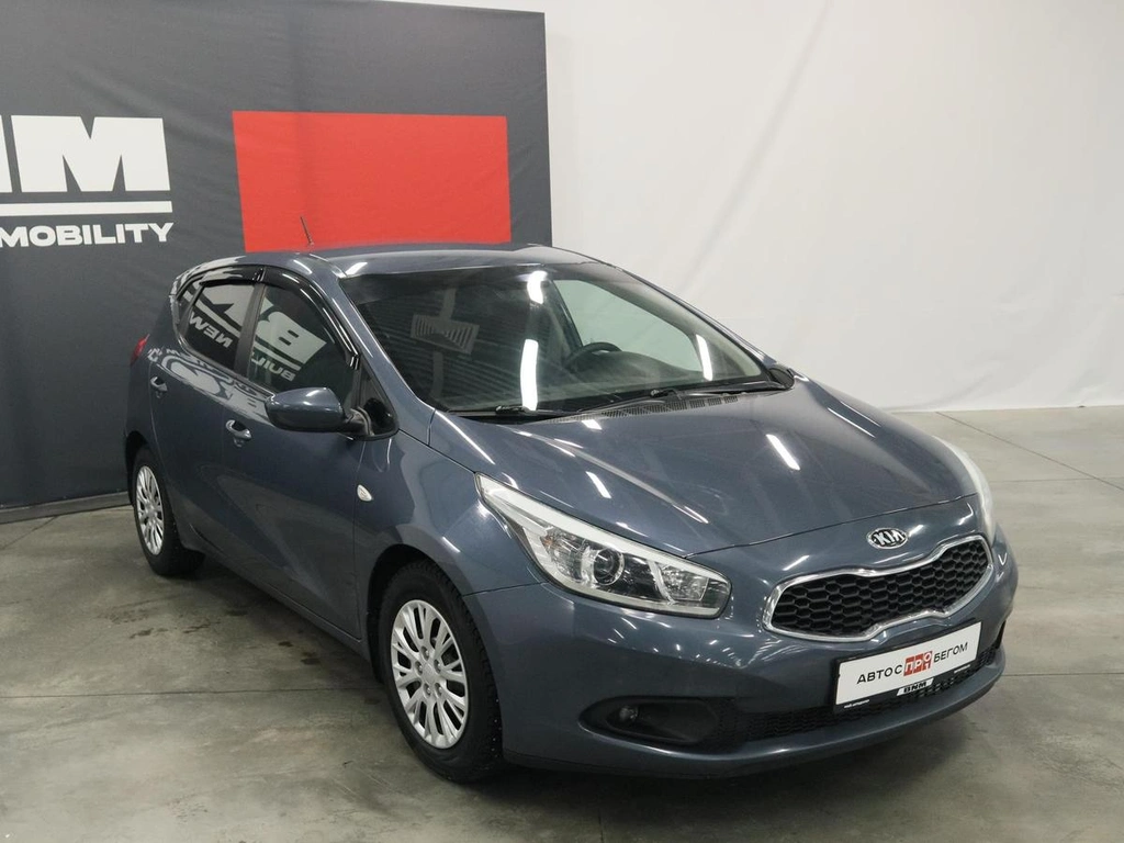 Хэтчбек Kia Ceed 2015 года, 1180000 рублей, Курск