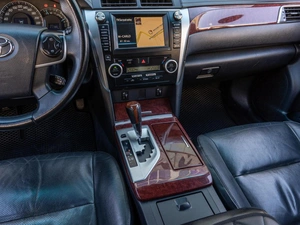 Седан Toyota Camry 2012 года, 1599000 рублей, Саратов