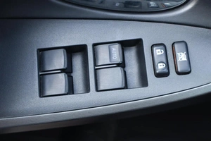 Внедорожник Toyota RAV4 2010 года, 1300000 рублей, Мирное