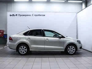 Седан Volkswagen Polo 2014 года, 880000 рублей, Красноярск