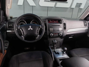 Внедорожник Mitsubishi Pajero 2011 года, 1680000 рублей, Тюмень