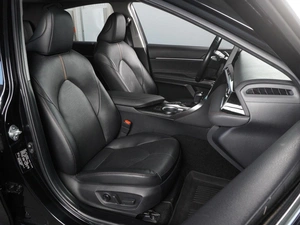 Седан Toyota Camry 2023 года, 3570000 рублей, Красный Пахарь