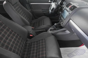 Хетчбэк Volkswagen Golf 2008 года, 929000 рублей, Кемерово