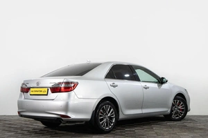 Седан Toyota Camry 2014 года, 1999000 рублей, Сургут