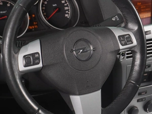 Хетчбэк Opel Astra 2012 года, 649000 рублей, Воронеж