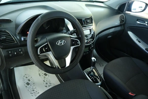 Хетчбэк Hyundai Solaris 2012 года, 919000 рублей, Омск