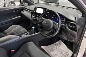 Внедорожник Toyota C-HR 2018 года, 1857000 рублей, Красноярск