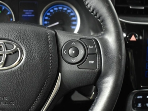 Седан Toyota Corolla 2018 года, 1698100 рублей, Казань