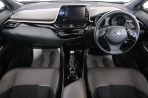 Внедорожник Toyota C-HR 2019 года, 2119000 рублей, Омск