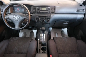 Хетчбэк Toyota Corolla 2002 года, 569000 рублей, Омск