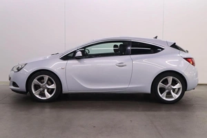 Хэтчбек Opel Astra 2012 года, 880000 рублей, Брянск