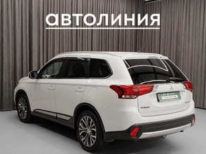 Внедорожник Mitsubishi Outlander 2015 года, 1950000 рублей, Красноярск
