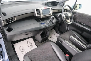 Минивэн Honda Freed 2014 года, 1049000 рублей, Красноярск