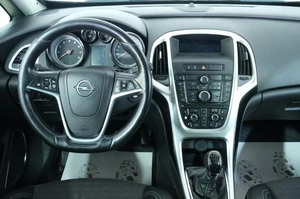 Купе Opel Astra GTC 2013 года, 939000 рублей, Омск
