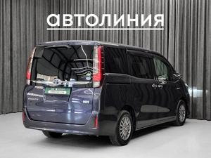 Минивэн Toyota Esquire 2015 года, 1765000 рублей, Красноярск
