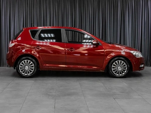 Хетчбэк Kia Ceed 2010 года, 699000 рублей, Тюмень