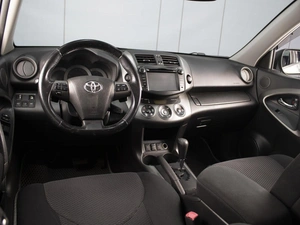Внедорожник Toyota RAV4 2010 года, 1411000 рублей, Омск