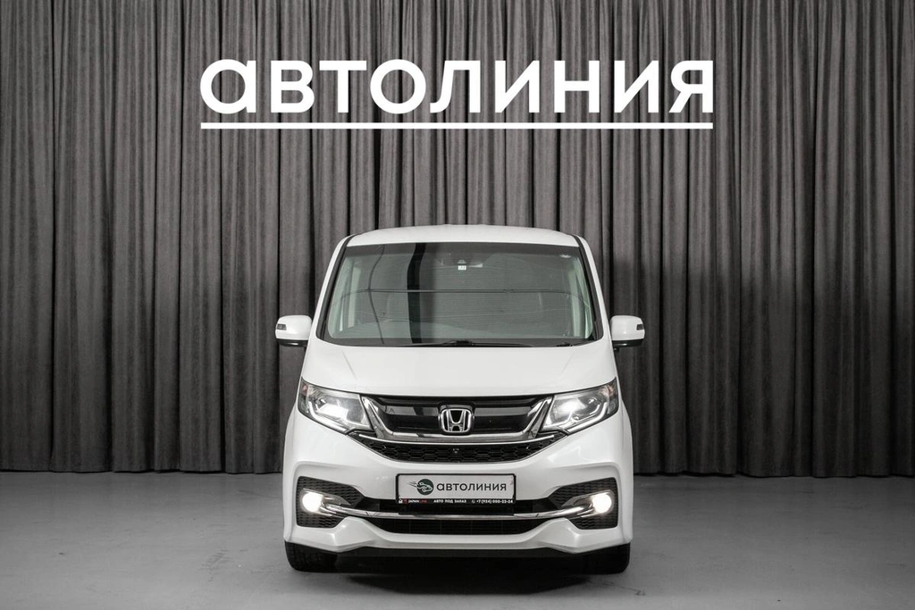 Минивэн Honda Stepwgn Spada 2015 года, 1990000 рублей, Красноярск
