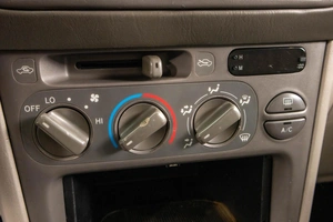 Хетчбэк Toyota Corolla 1997 года, 259000 рублей, Барнаул