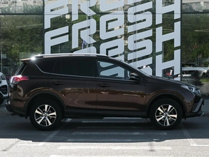 Внедорожник Toyota RAV4 2017 года, 2349000 рублей, Волгоград