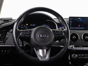 Лифтбек Kia Stinger 2021 года, 2998999 рублей, Москва