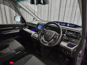 Минивэн Honda Stepwgn 2015 года, 1899000 рублей, Красноярск