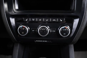 Седан Volkswagen Jetta 2012 года, 849000 рублей, Пермь